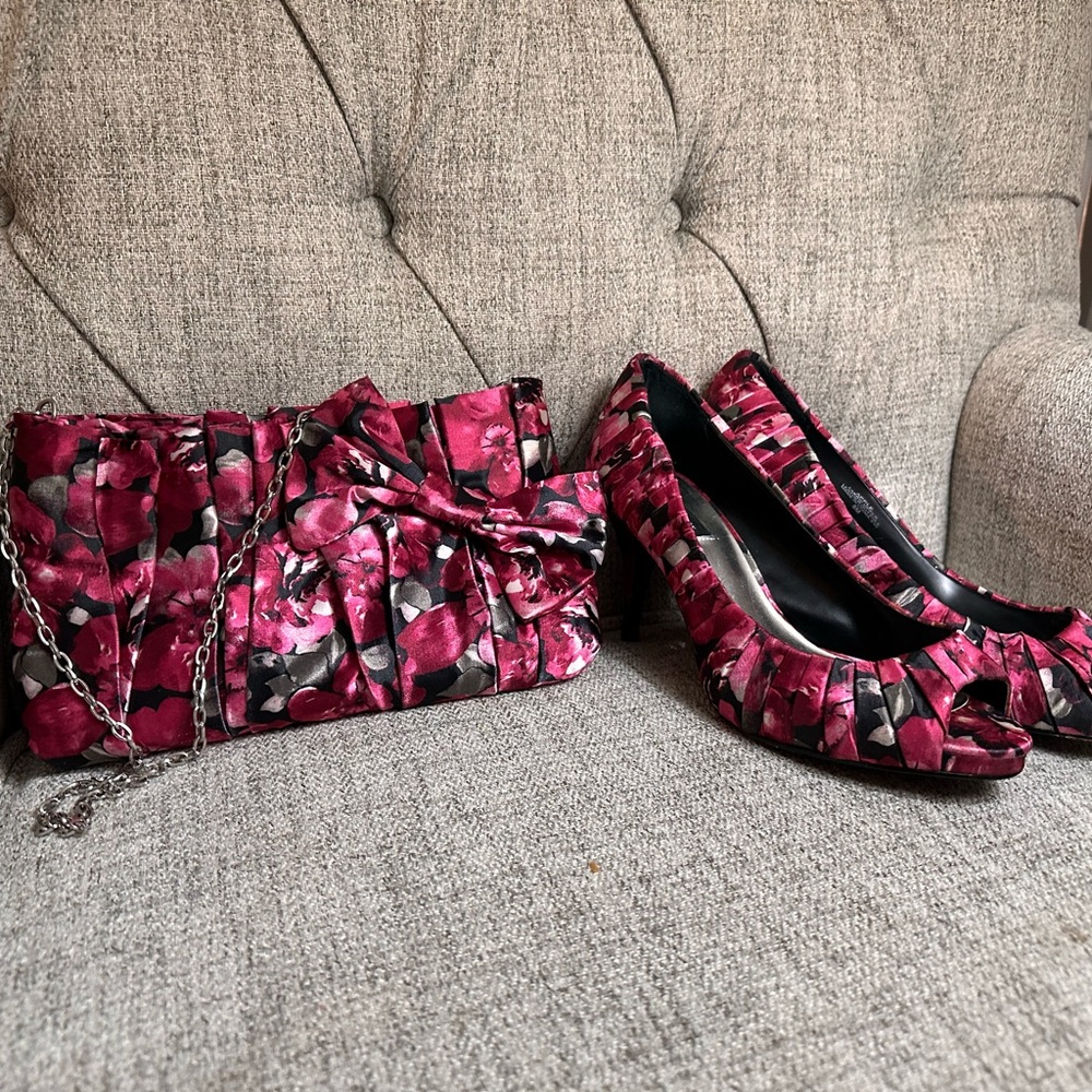 White House Black Market Silk Matching Peep Toe Heals and Silk Purse